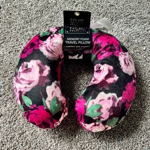 Travel Pillow (Brand New)